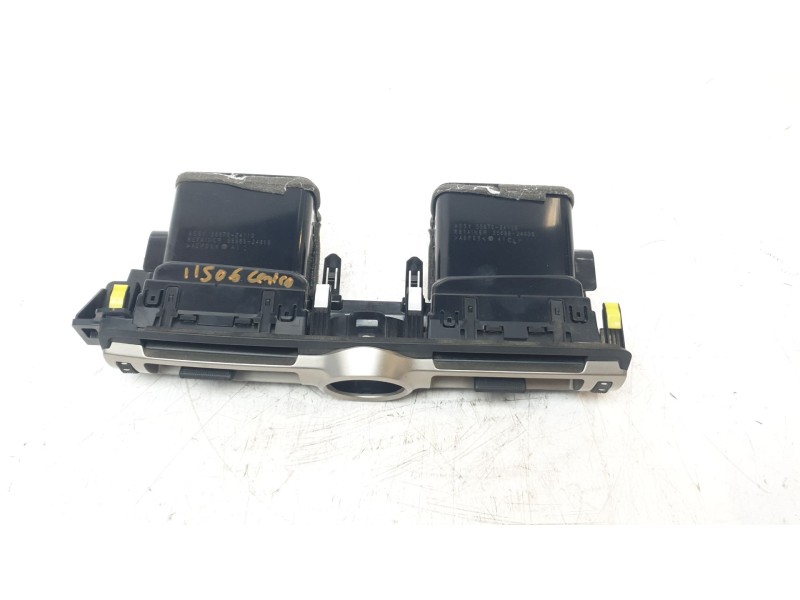 Recambio de aireador central para lexus rc referencia OEM IAM 5568824030  5568524010  