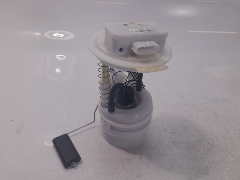 Recambio de bomba combustible para renault captur ii techno referencia OEM IAM 172029199R  