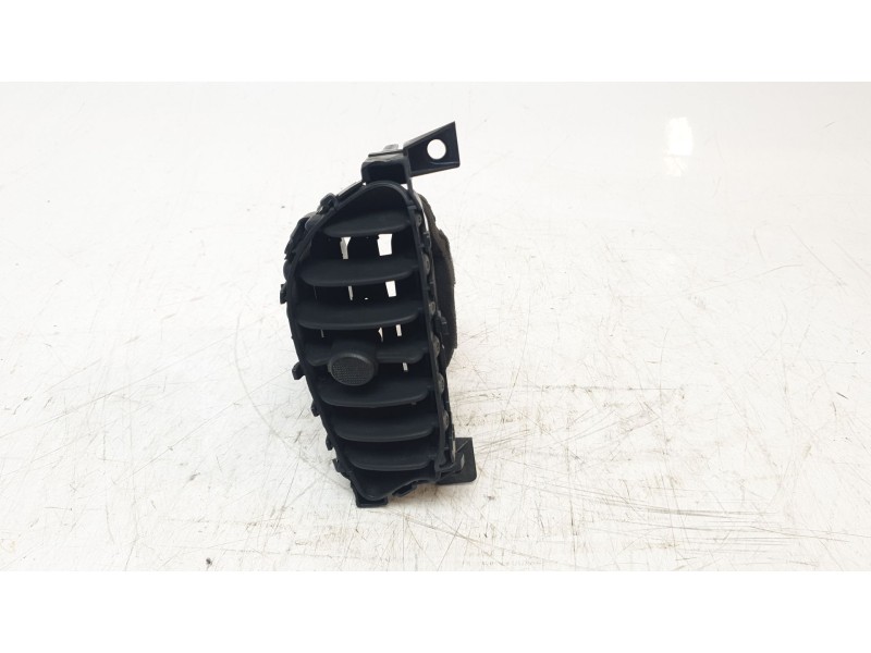 Recambio de aireador central izquierdo para nissan juke (f15) ultimate edition referencia OEM IAM 687511KE0A  