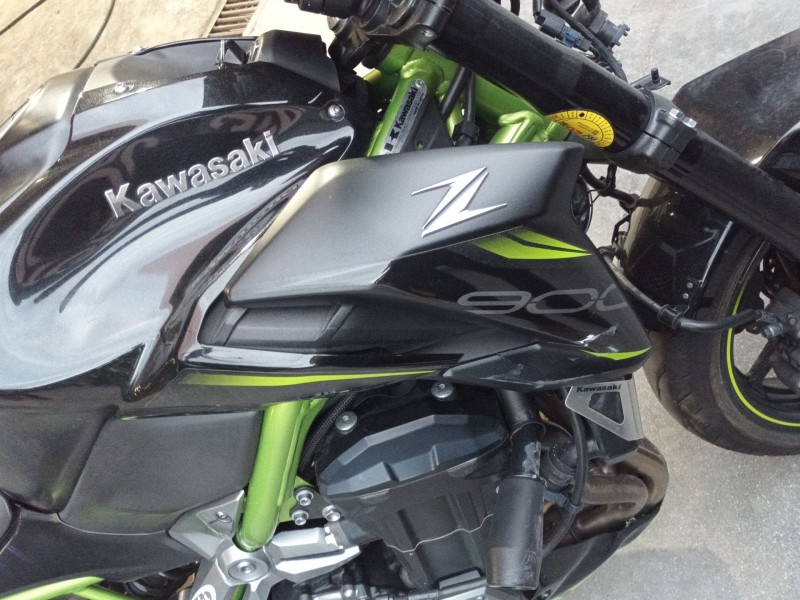 Recambio de carenado delantero derecho para kawasaki z (900cc - ) z 900 (zr900b, zr900d, zr900f) referencia OEM IAM   