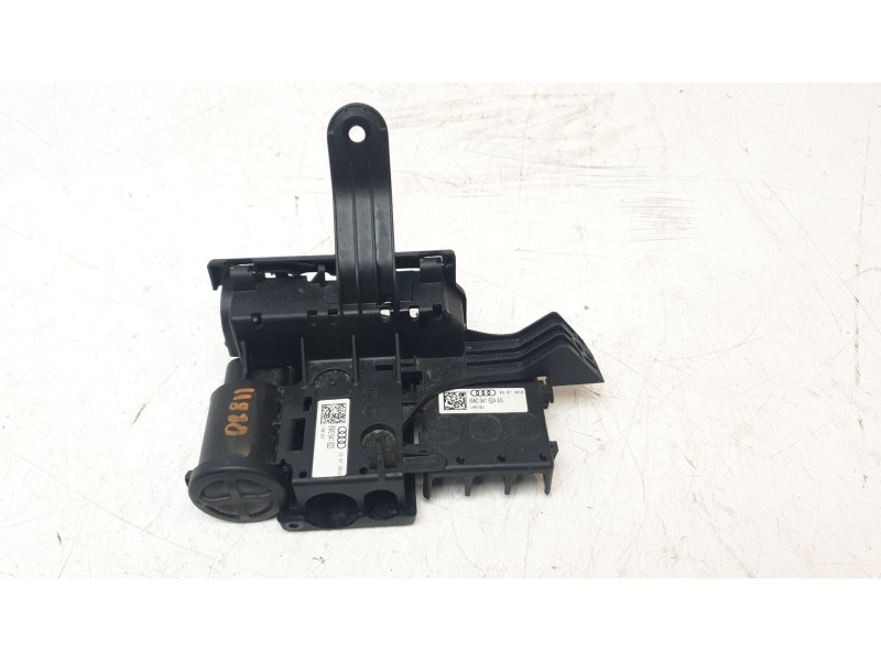 Recambio de caja reles / fusibles para audi a4 avant (8w5) básico referencia OEM IAM 8W0941823  