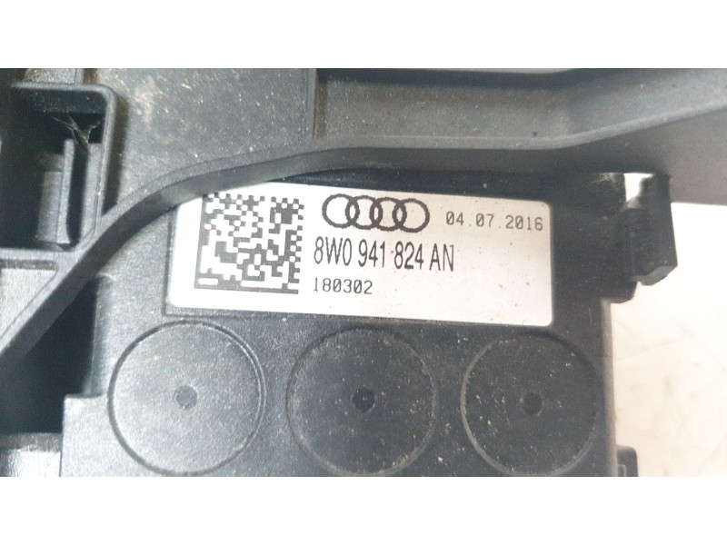 Recambio de caja reles / fusibles para audi a4 avant (8w5) básico referencia OEM IAM 8W0941823  