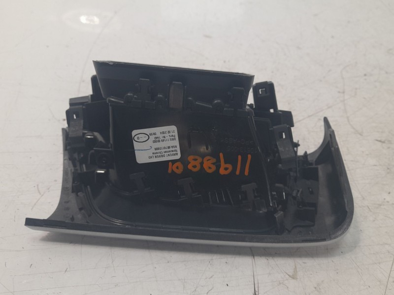 Recambio de aireador izquierdo para renault captur ii techno referencia OEM IAM 687611390R  