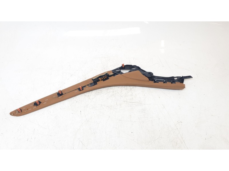 Recambio de moldura para lexus rc referencia OEM IAM 5501124130  