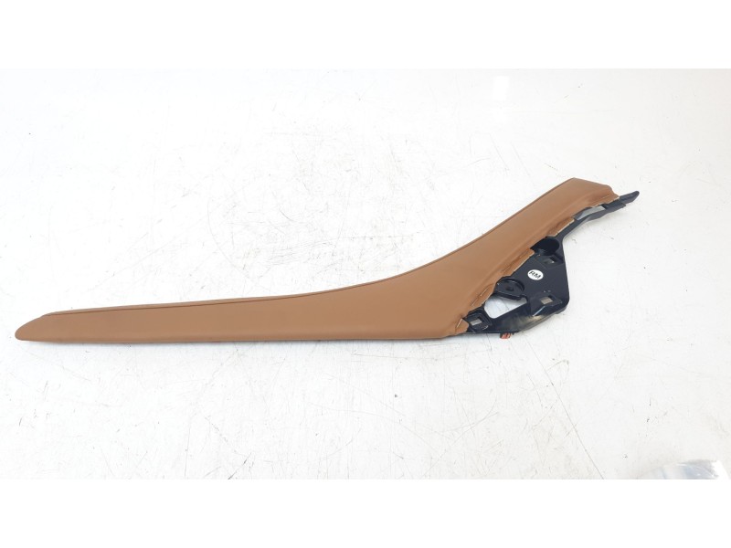 Recambio de moldura para lexus rc referencia OEM IAM 5501124130  
