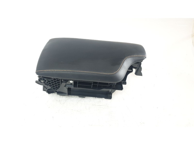 Recambio de apoyabrazos central para lexus rc referencia OEM IAM 5892024120B0  