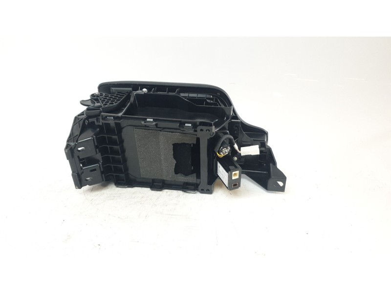 Recambio de apoyabrazos central para lexus rc referencia OEM IAM 5892024120B0  