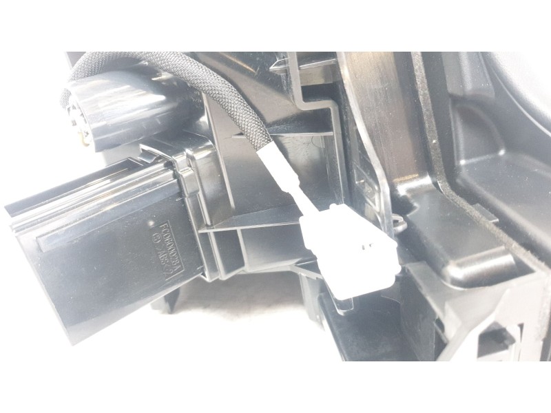 Recambio de apoyabrazos central para lexus rc referencia OEM IAM 5892024120B0  