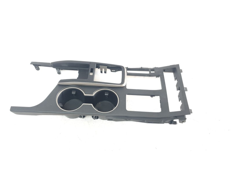Recambio de moldura para lexus rc referencia OEM IAM 5882124080  