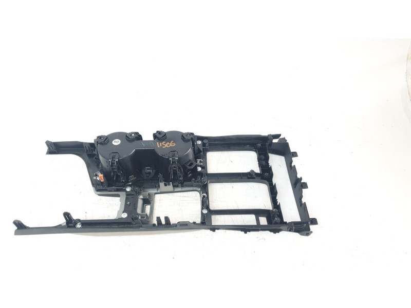 Recambio de moldura para lexus rc referencia OEM IAM 5882124080  