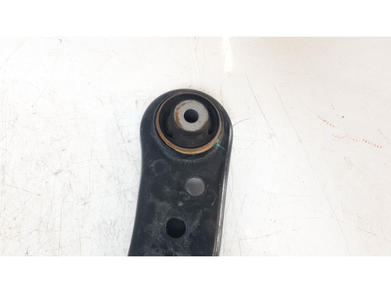 Recambio de brazo suspension delantero derecho para mg zs comfort referencia OEM IAM 10319515  