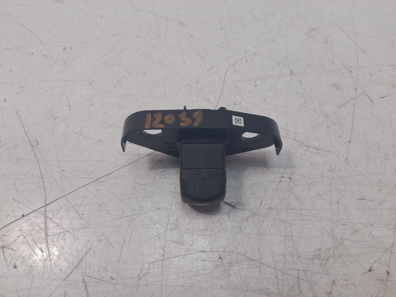 Recambio de camara vision trasera para toyota corolla (e21) hybrid active referencia OEM IAM 8679002200  