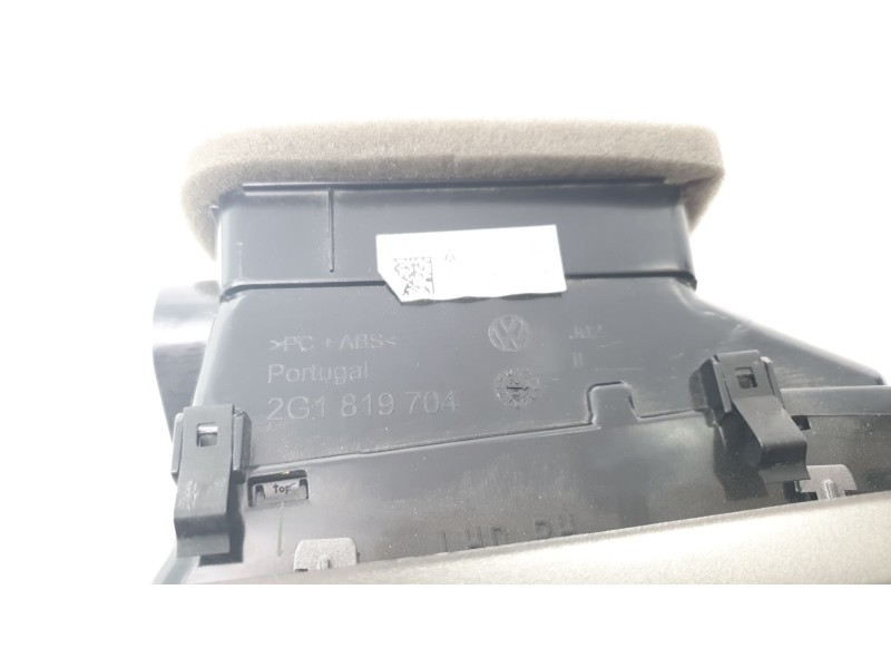 Recambio de aireador derecho para volkswagen polo advance referencia OEM IAM 2G1819704  