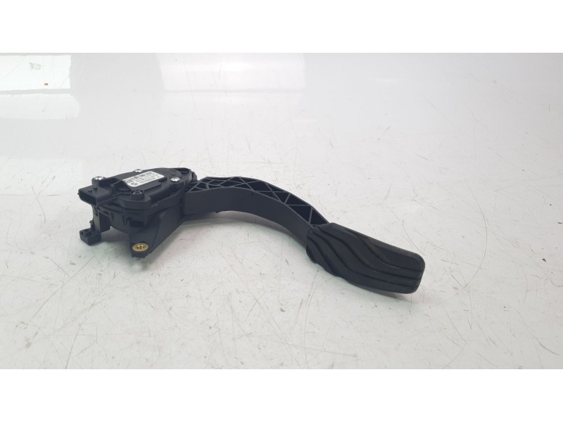 Recambio de potenciometro pedal para renault captur ii techno referencia OEM IAM 180100879R  