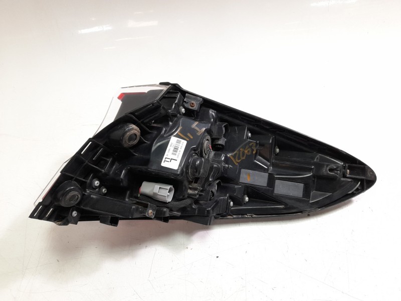 Recambio de piloto trasero izquierdo para toyota c-hr hybrid active referencia OEM IAM 81560F4031  