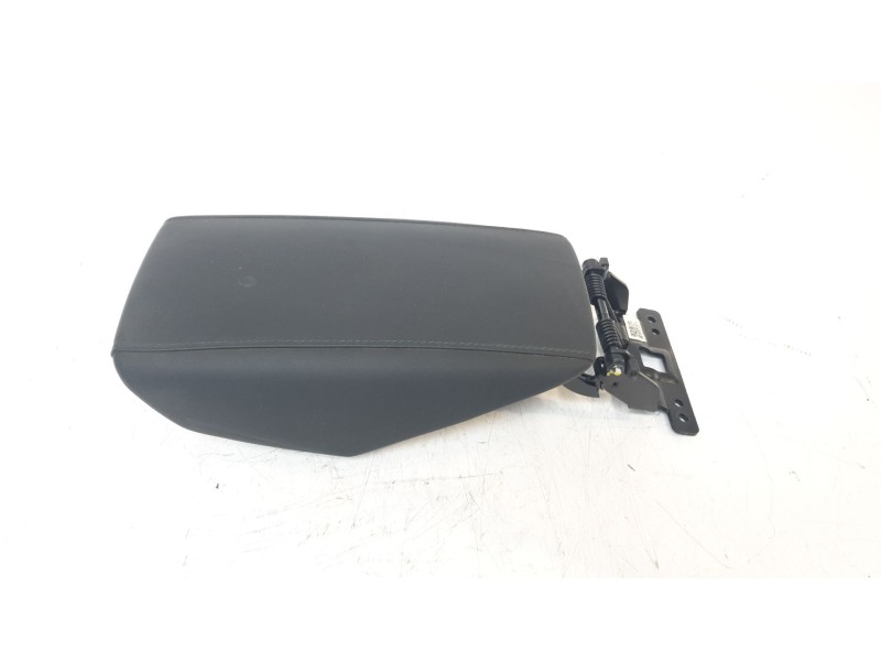 Recambio de apoyabrazos central para kia niro referencia OEM IAM 84660AT000  