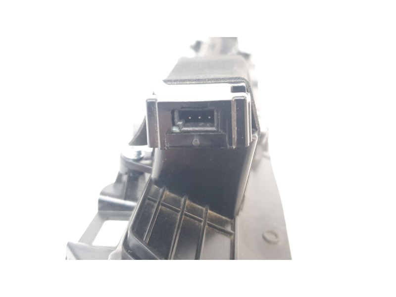 Recambio de aireador derecho para kia niro referencia OEM IAM 84760AT000SA1  