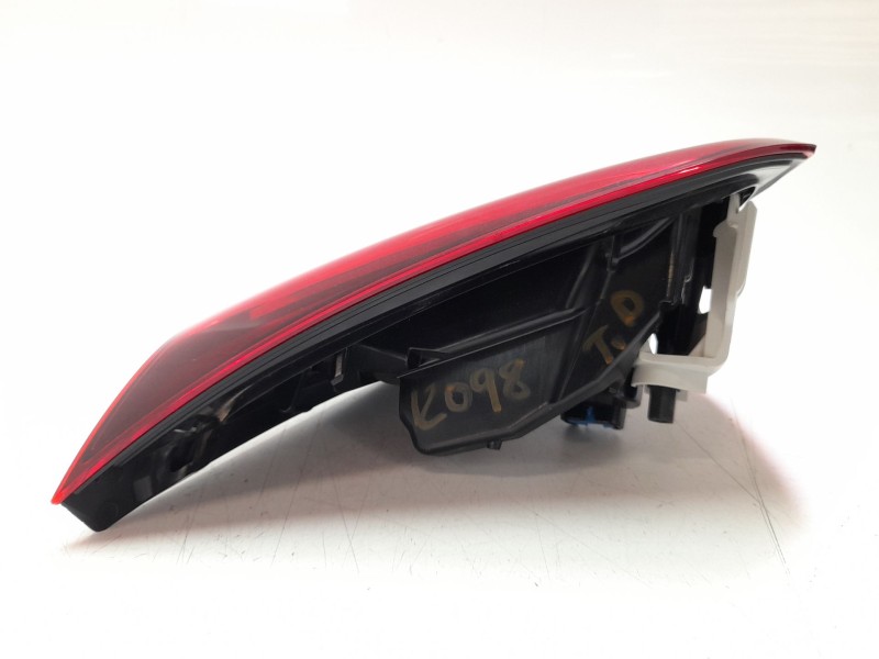 Recambio de piloto trasero derecho interior para mercedes-benz clase gla (x156) gla 180 (156.942) referencia OEM IAM A1569068800