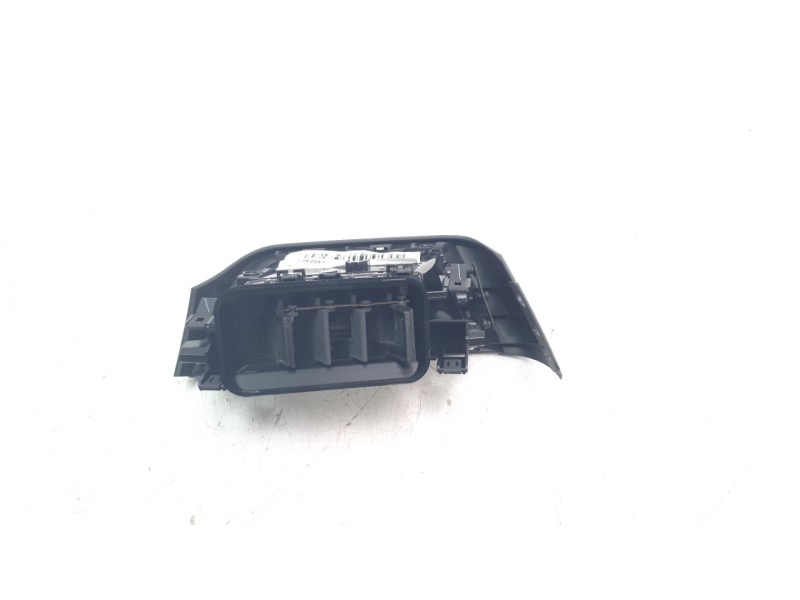 Recambio de aireador derecho para renault clio v business edition referencia OEM IAM 687608207R  