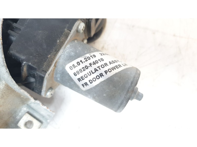 Recambio de elevalunas delantero izquierdo para toyota c-hr hybrid active referencia OEM IAM 69820F4010  