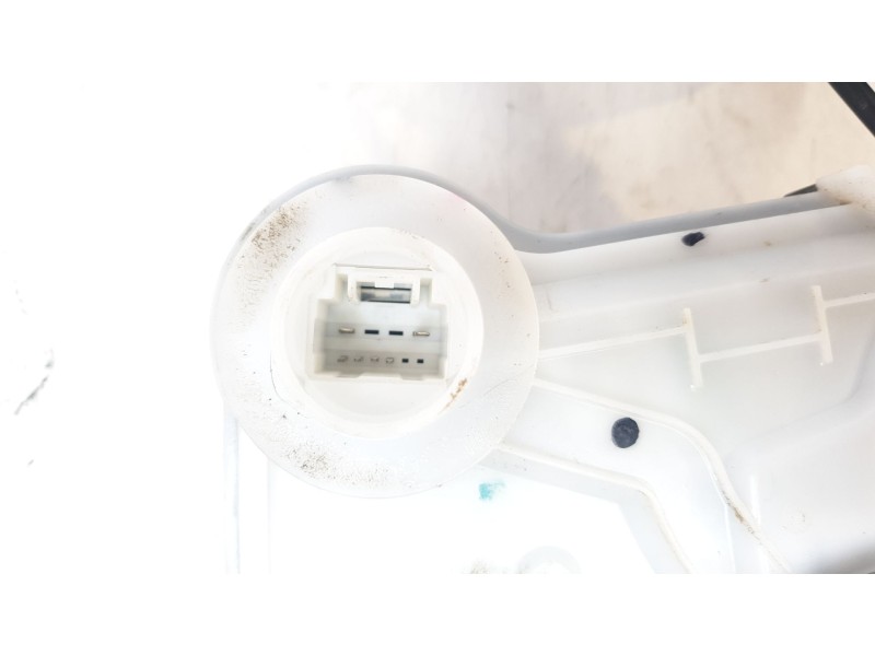 Recambio de cerradura puerta delantera izquierda para toyota c-hr hybrid active referencia OEM IAM 69040F4020  