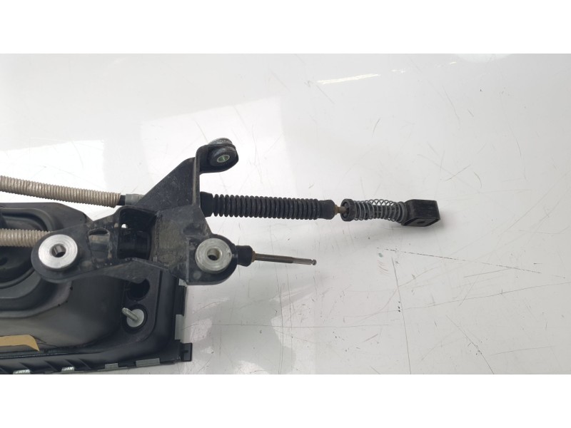 Recambio de palanca cambio para volkswagen polo advance referencia OEM IAM 5Q0741061  
