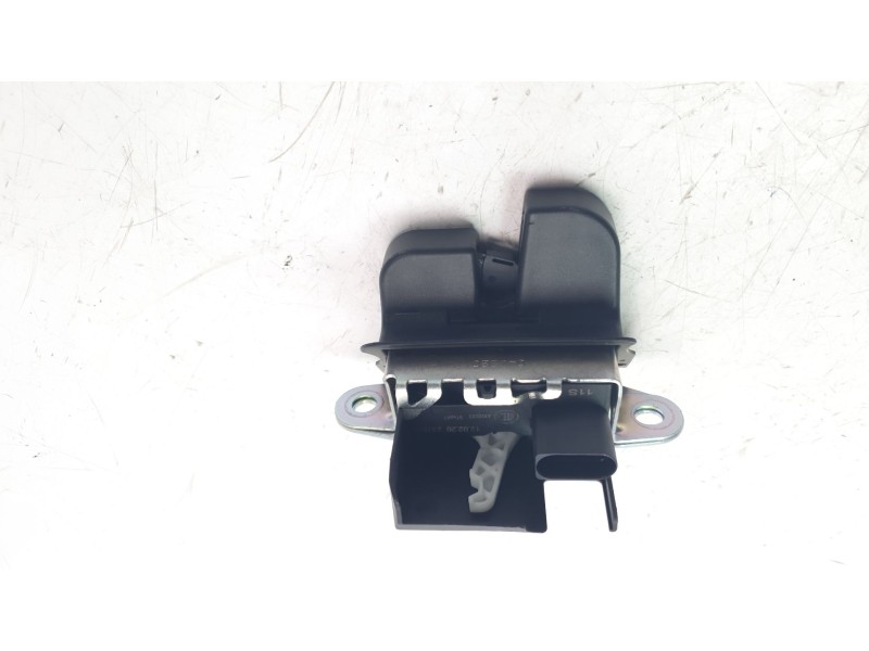 Recambio de cerradura maletero / porton para volkswagen polo advance referencia OEM IAM 2G6827505B DLF220B37HQ, 199208 