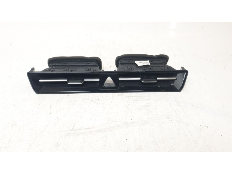 Recambio de rejilla aireadora para kia niro referencia OEM IAM 97410AT000SA1  