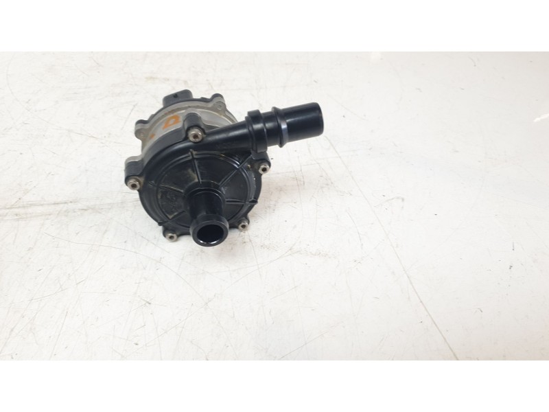 Recambio de bomba agua para kia niro referencia OEM IAM 369002BKH1  