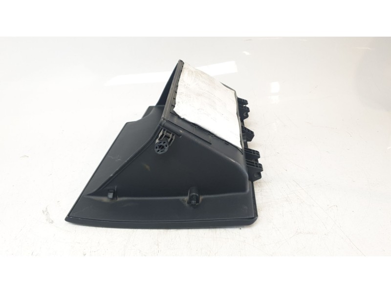 Recambio de guantera para kia niro referencia OEM IAM 84511AT000  