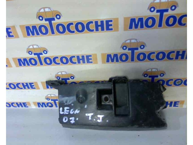 Recambio de molduras traseras para seat leon (1p1) referencia OEM IAM   