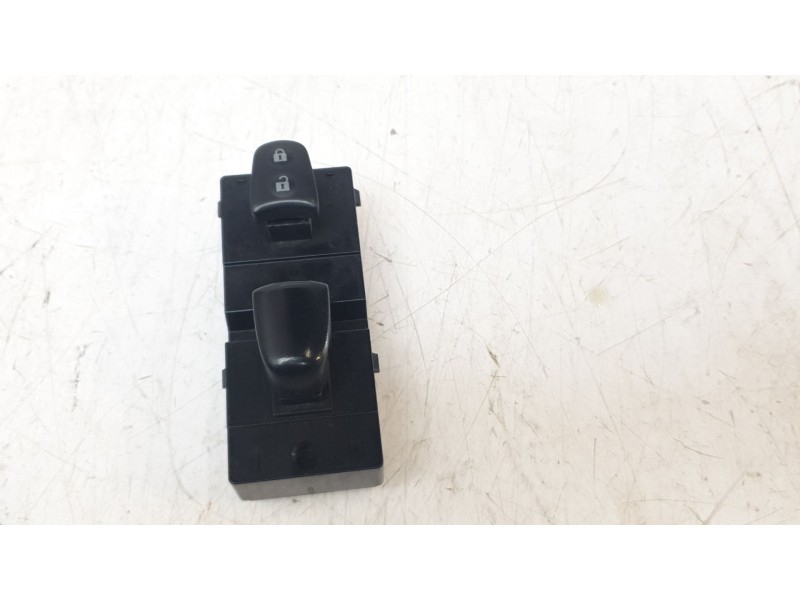 Recambio de mando elevalunas delantero derecho para nissan juke (f15) ultimate edition referencia OEM IAM 254111KA5A IAF470017HQ