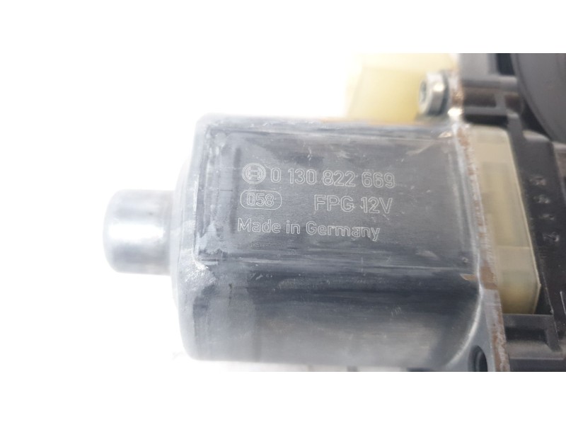 Recambio de motor elevalunas trasero izquierdo para audi a4 avant (8w5) básico referencia OEM IAM 8W0959811  