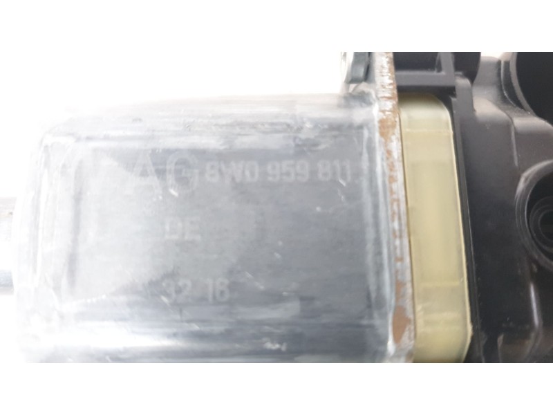 Recambio de motor elevalunas trasero izquierdo para audi a4 avant (8w5) básico referencia OEM IAM 8W0959811  