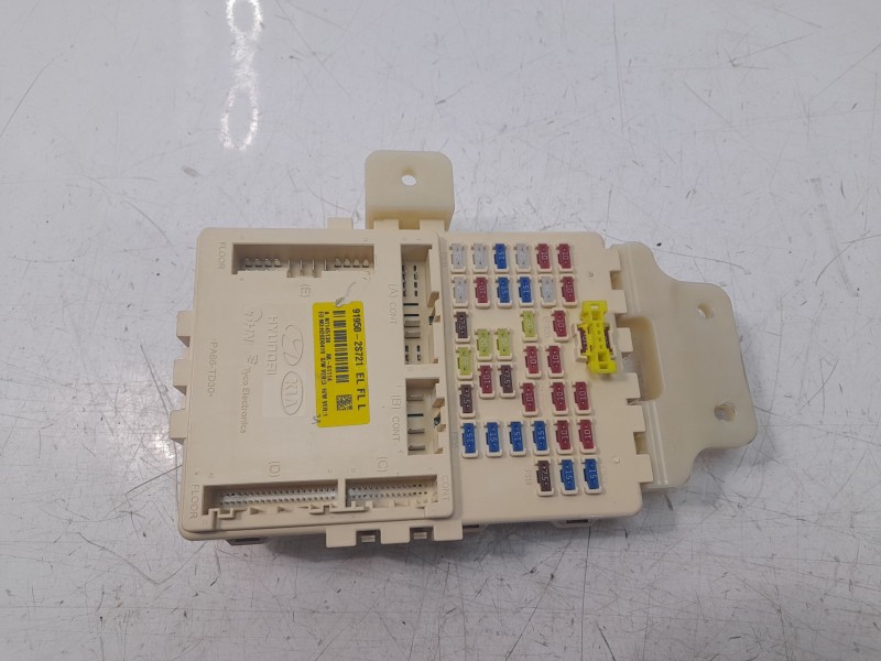 Recambio de caja reles / fusibles para hyundai ix35 1.7 crdi cat referencia OEM IAM 919502S721  