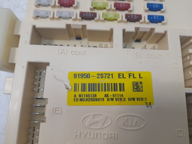 Recambio de caja reles / fusibles para hyundai ix35 1.7 crdi cat referencia OEM IAM 919502S721  