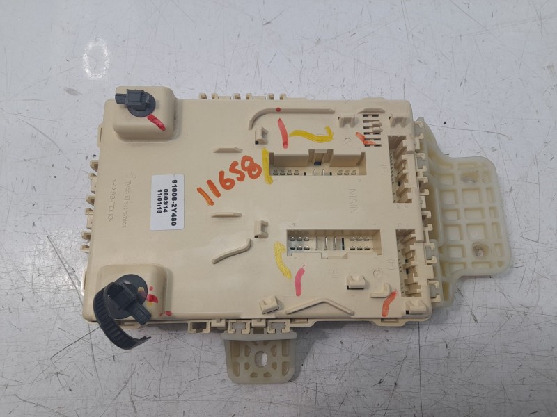 Recambio de caja reles / fusibles para hyundai ix35 1.7 crdi cat referencia OEM IAM 919502S721  