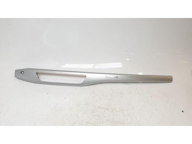 Recambio de moldura para audi a4 avant (8w5) básico referencia OEM IAM 8W1853190  