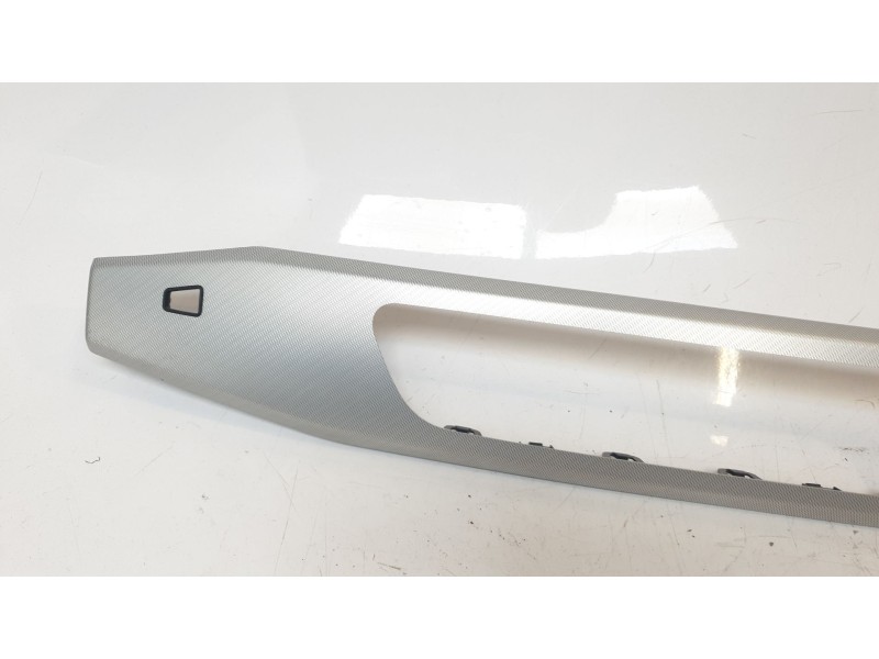 Recambio de moldura para audi a4 avant (8w5) básico referencia OEM IAM 8W1853190  