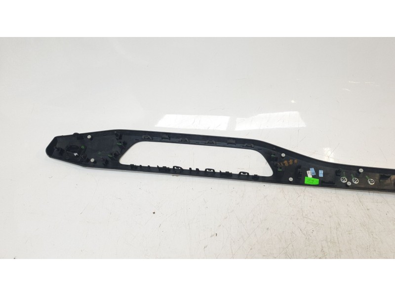 Recambio de moldura para audi a4 avant (8w5) básico referencia OEM IAM 8W1853190  