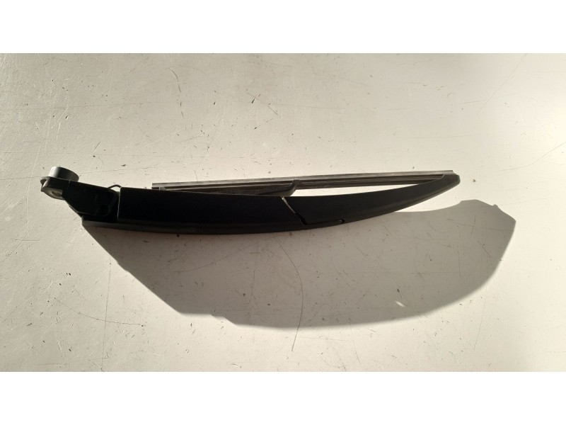 Recambio de brazo limpia trasero para renault captur ii techno referencia OEM IAM 287817546R  