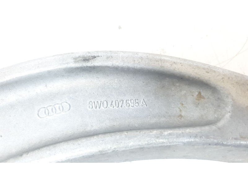 Recambio de brazo suspension inferior delantero izquierdo para audi a4 avant (8w5) básico referencia OEM IAM 8W0407695A  