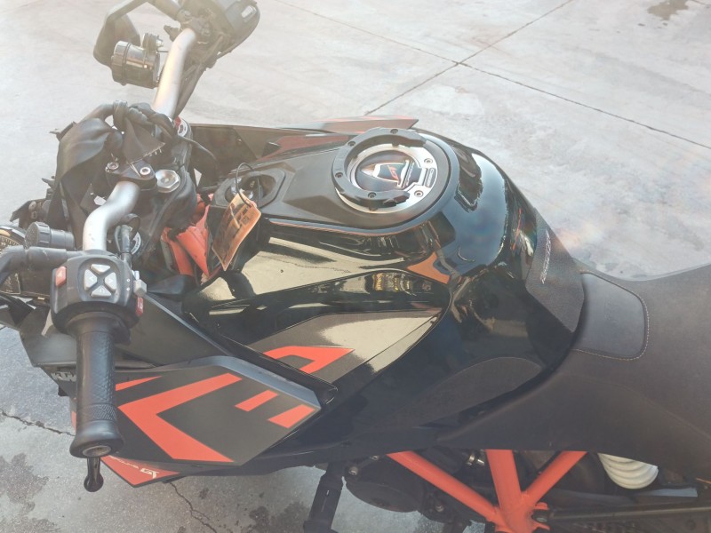 Recambio de deposito combustible para ktm super duke 1290 super duke r referencia OEM IAM   