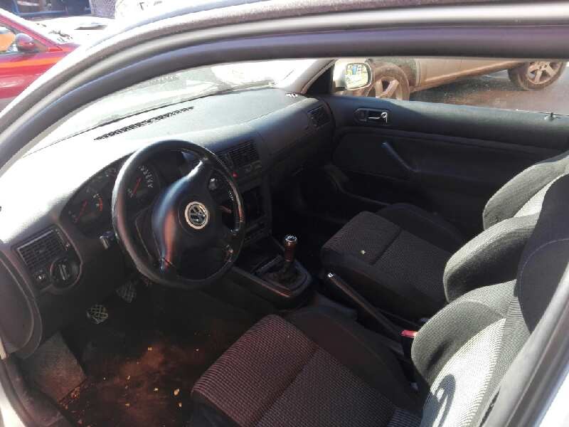 volkswagen golf iv berlina (1j1) del año 2001
