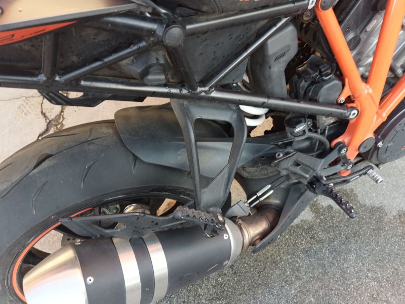 Recambio de guardabarros trasero para ktm super duke 1290 super duke r referencia OEM IAM   