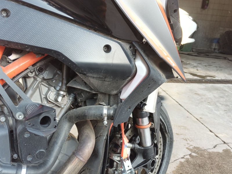 Recambio de deposito expansion para ktm super duke 1290 super duke r referencia OEM IAM   