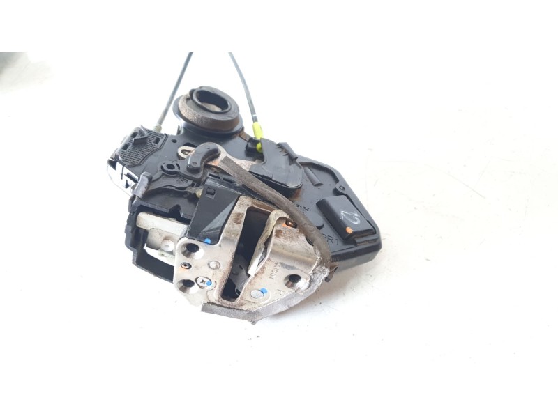 Recambio de cerradura puerta trasera derecha para toyota hilux (kun) 3.0 turbodiesel referencia OEM IAM 690500K040  