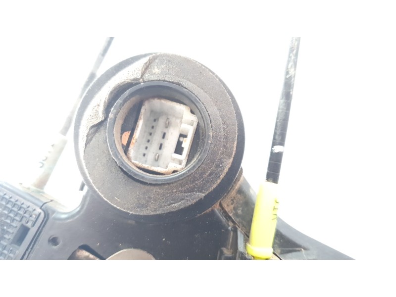 Recambio de cerradura puerta trasera derecha para toyota hilux (kun) 3.0 turbodiesel referencia OEM IAM 690500K040  