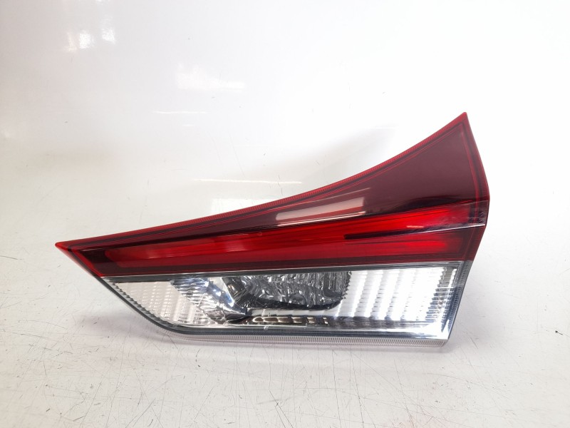 Recambio de piloto trasero derecho interior para toyota auris (_e18_) 1.8 hybrid (zwe186_) referencia OEM IAM 8158102830  