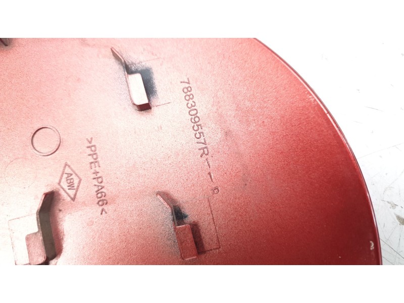 Recambio de tapa exterior combustible para renault clio v business edition referencia OEM IAM 788309557R  